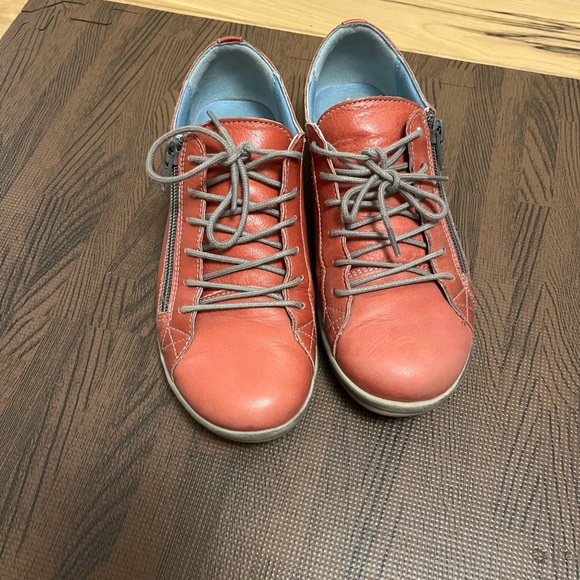 AIKA Red Cloud sneakers size 37 - Picture 3 of 6